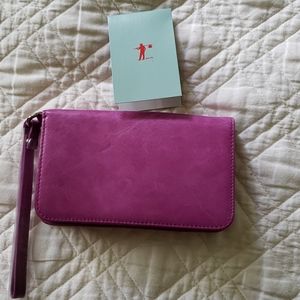 Hobo wristlet in purple/violet